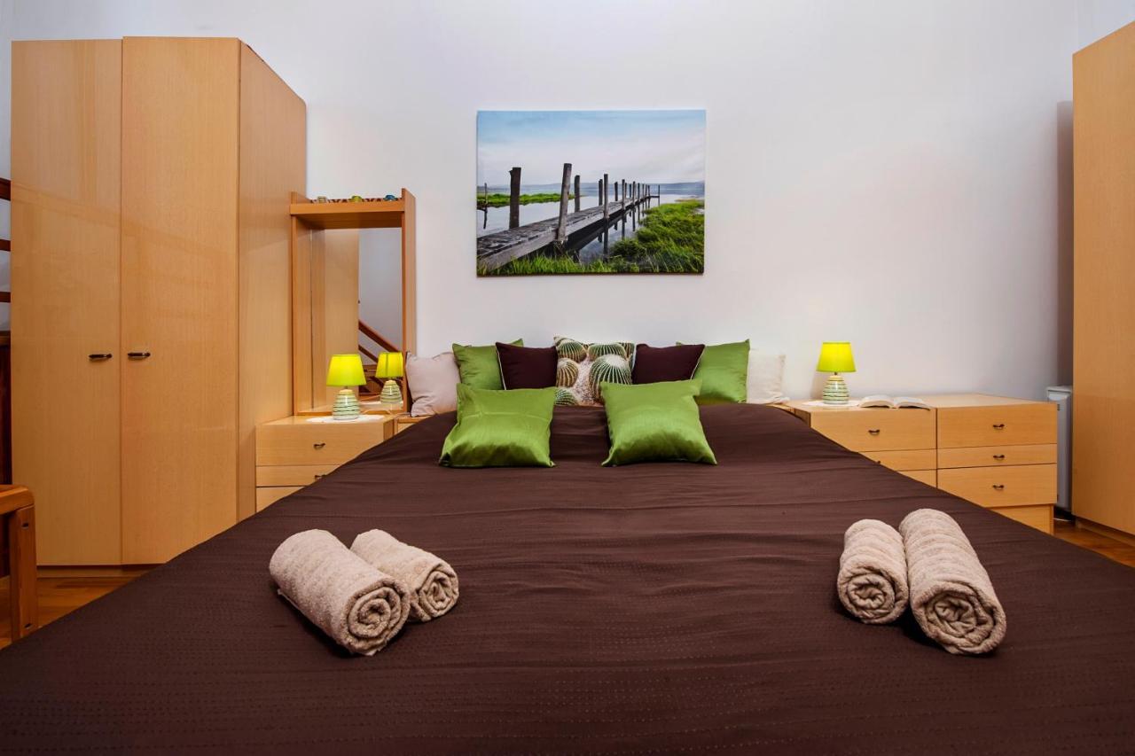 Rovigno Bella Sea View Apartment Exteriör bild