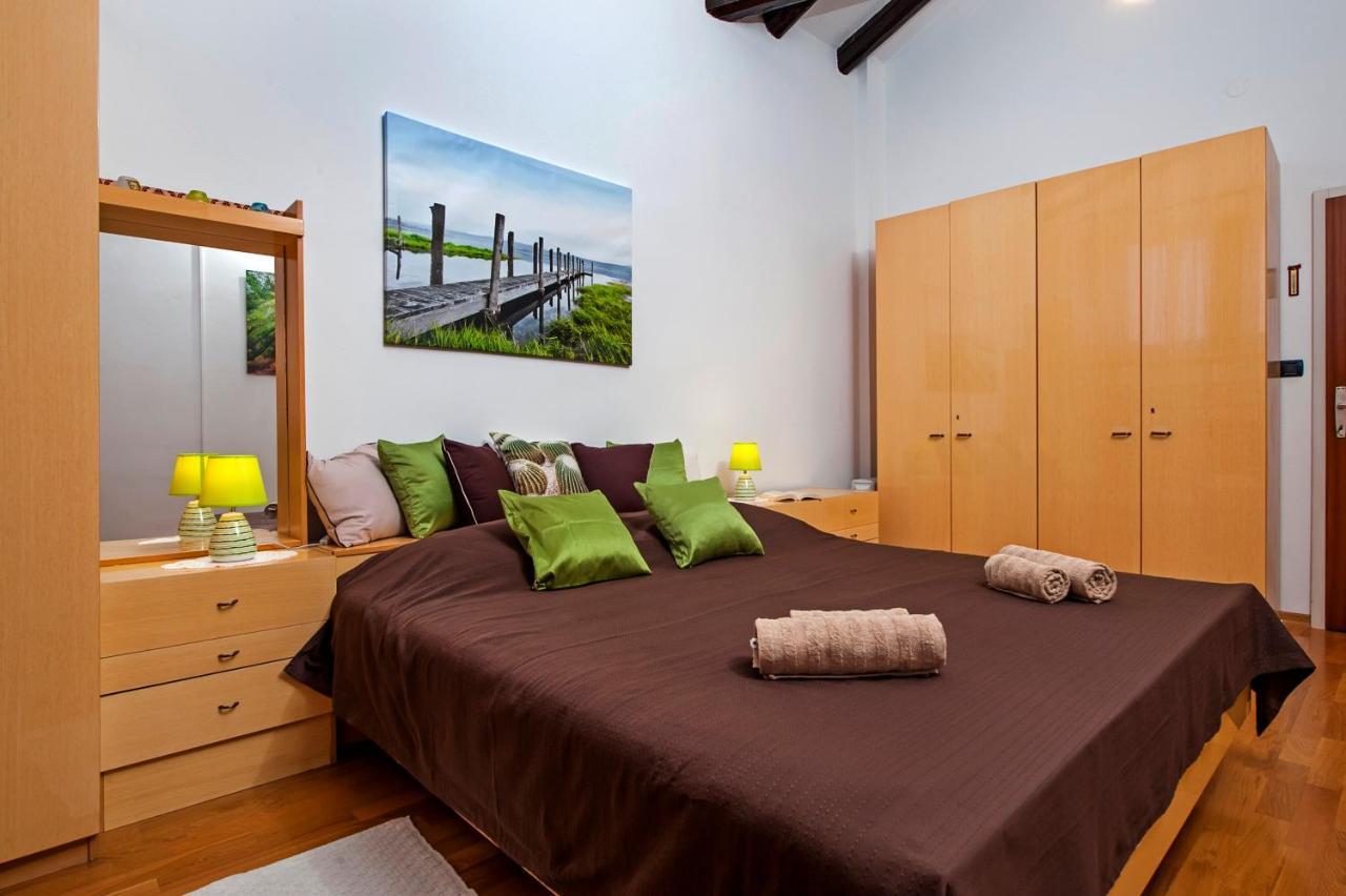 Rovigno Bella Sea View Apartment Exteriör bild